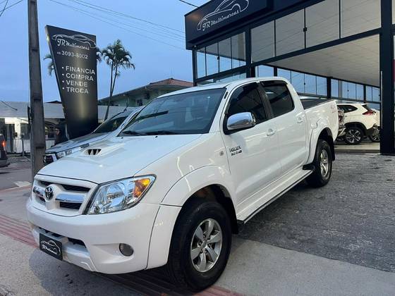 TOYOTA HILUX 3.0 SRV 4X4 CD 16V TURBO INTERCOOLER DIESEL 4P MANUAL TOYOTA HILUX 3.0 SRV 4X4 CD 16V TURBO INTERCOOLER DIESEL 4P MANUAL